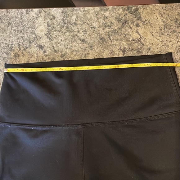 Fabletics Power Hold - Picture 2 of 4